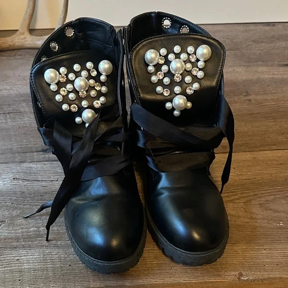 Black Pearl Embellished Women's Boots - Picture 2 of 6